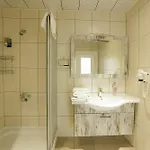 Nur Otel 2*